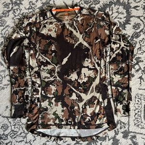 NWOT First Lite Women’s Base Layer Crew. Size L.